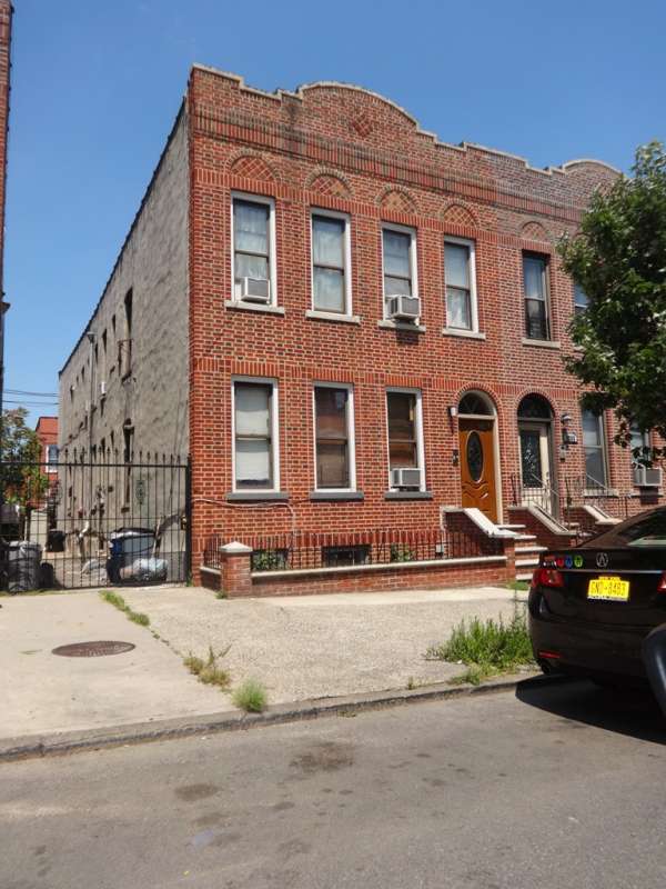 2261 NEWBOLD AVE, Bronx, NY 10462 (Sold NYStateMLS Listing 10252328)