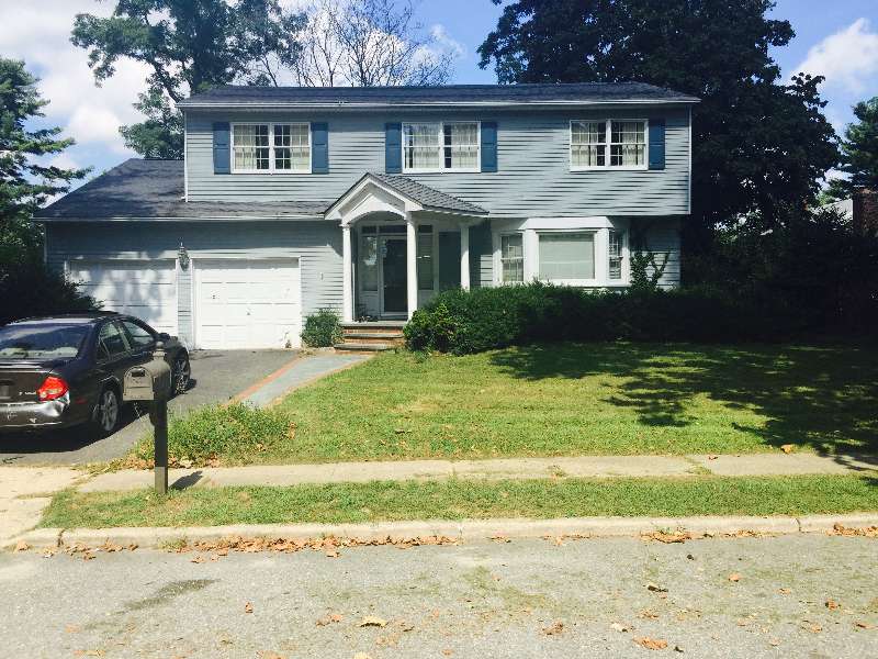 153 CHAFFEY CT, .DIX HILLS, NY 11746 (Sold NYStateMLS Listing 10269415)