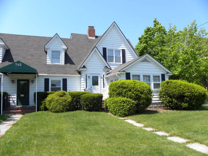 583 Montauk Hwy, East Moriches, NY 11940 (Off Market NYStateMLS Listing