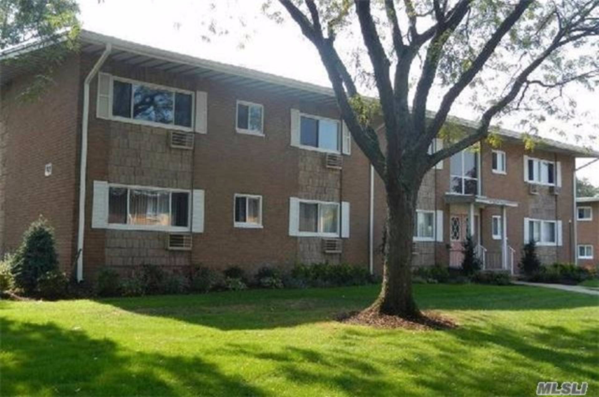 742 Deer Park Avenue, 8G, North Babylon, NY 11703 (Sold NYStateMLS