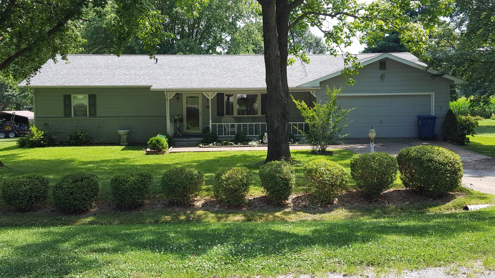 SALE PENDING!!! 721 West South Street, Grayville, IL 62844 (Sold