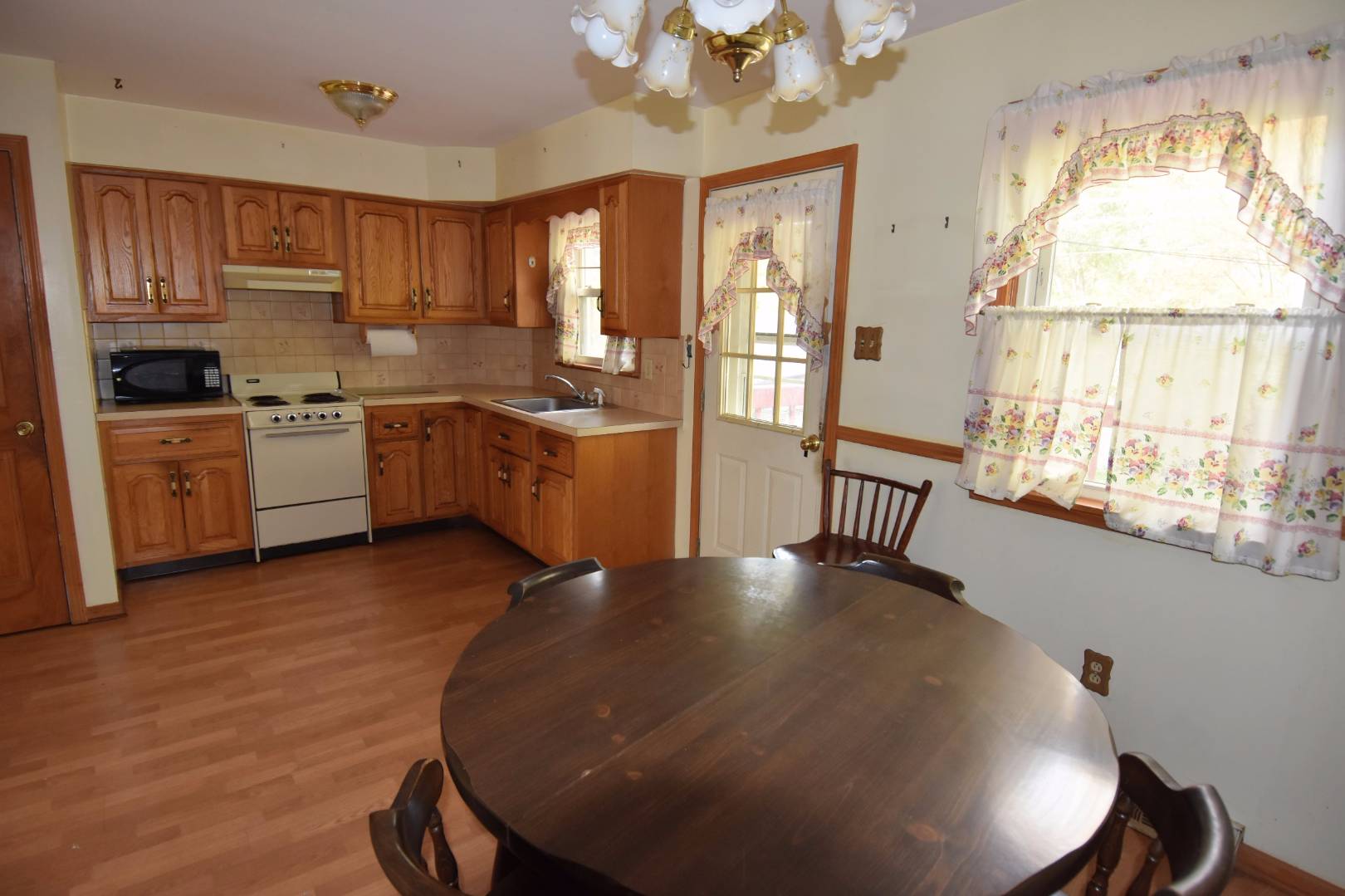 193 Mount Hope Dr, Albany, NY 12202 (Sold NYStateMLS Listing 10433681)