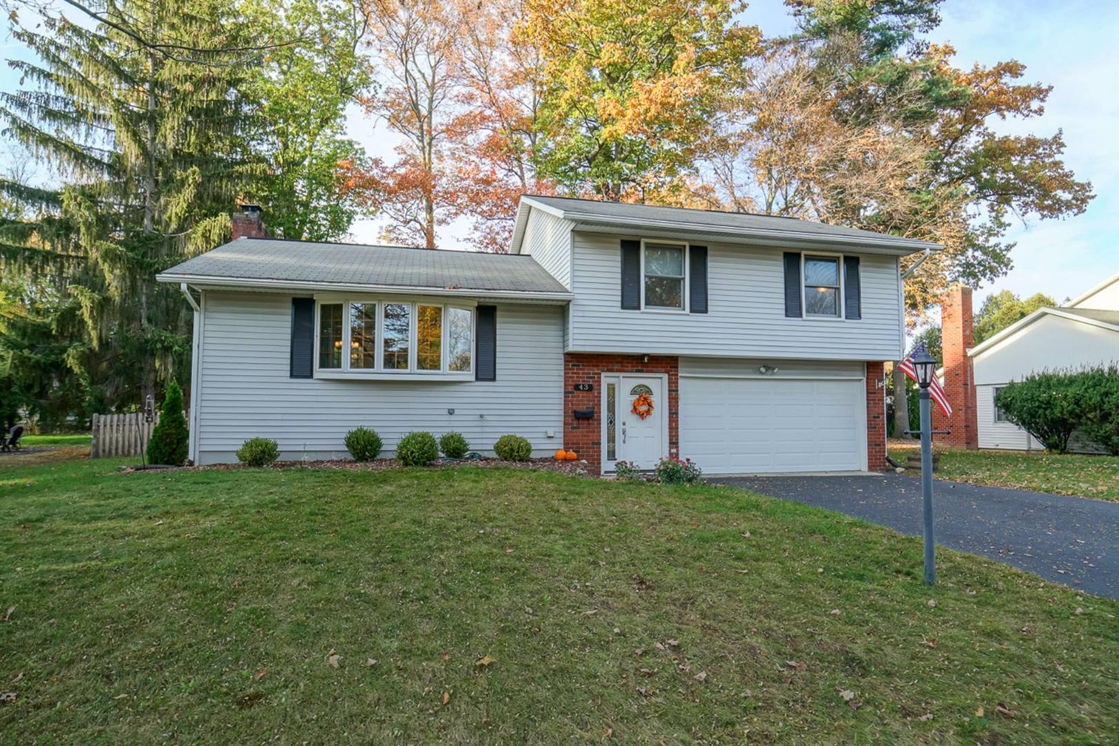 43 The Crossway, Delmar, NY 12054 (Sold NYStateMLS Listing 10434392)