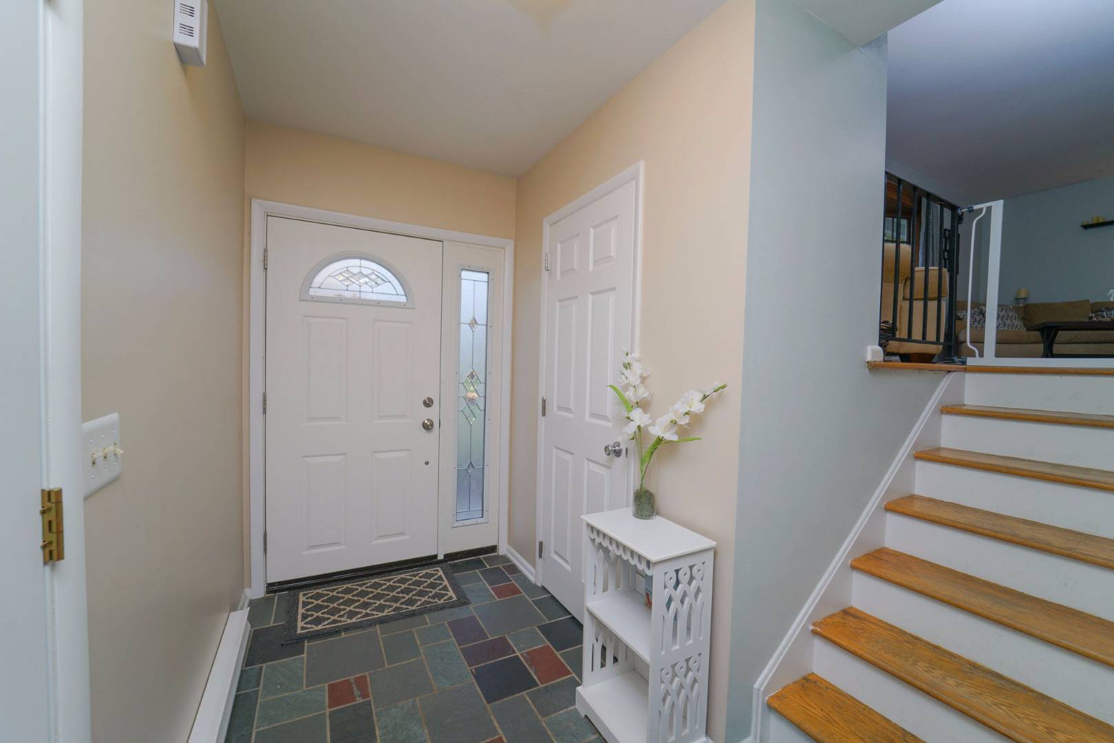 43 The Crossway, Delmar, NY 12054 (Sold NYStateMLS Listing 10434392)