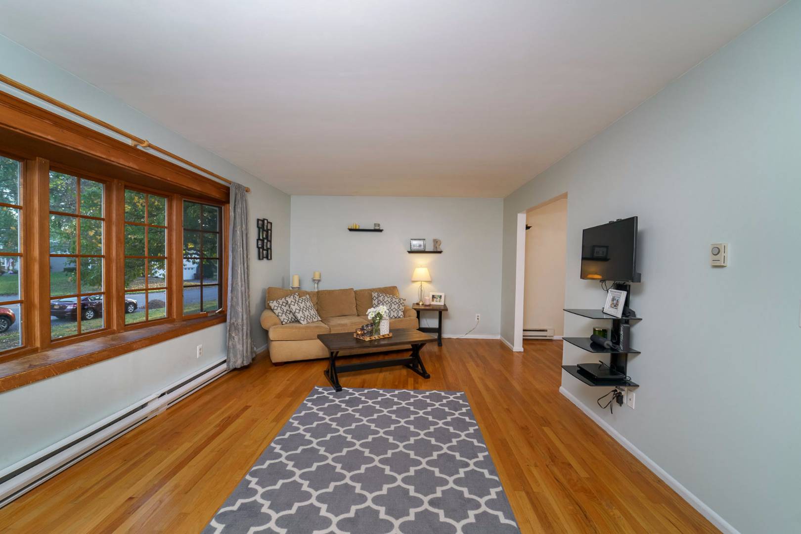 43 The Crossway, Delmar, NY 12054 (Sold NYStateMLS Listing 10434392)