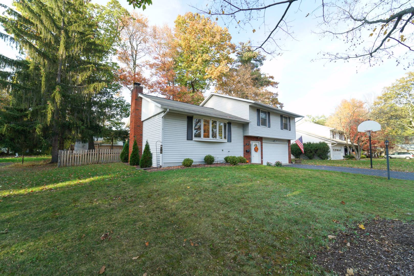 43 The Crossway, Delmar, NY 12054 (Sold NYStateMLS Listing 10434392)