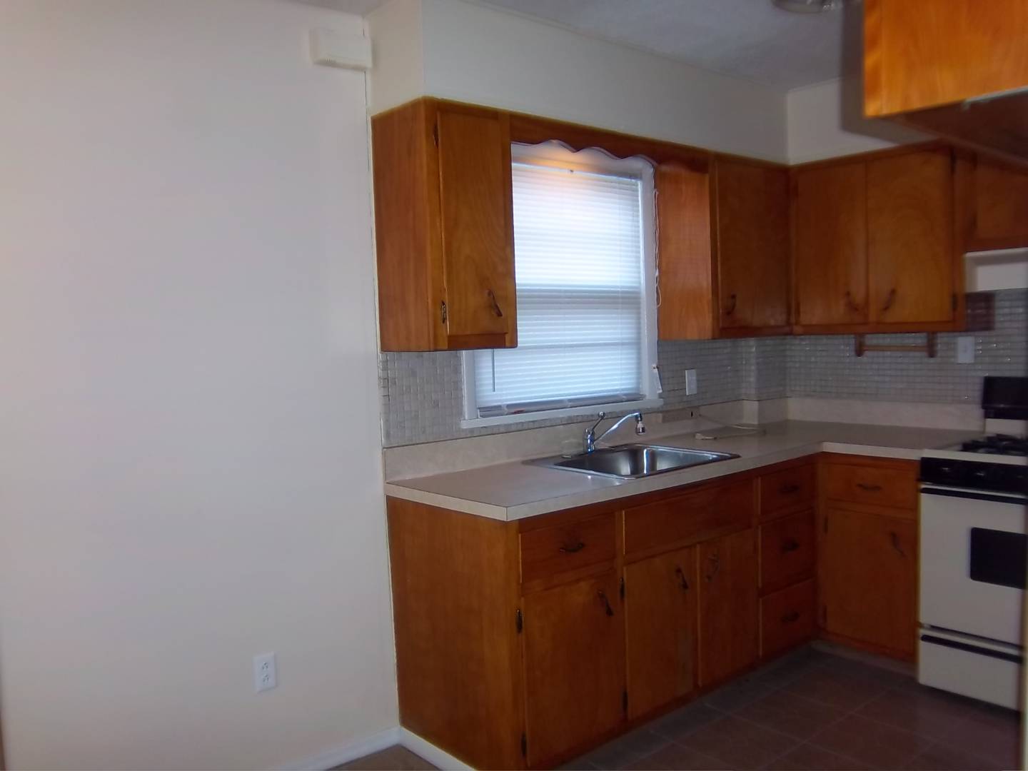 121 Waldron Ave, Staten Island, NY 10301 (Sold NYStateMLS Listing 10458322)