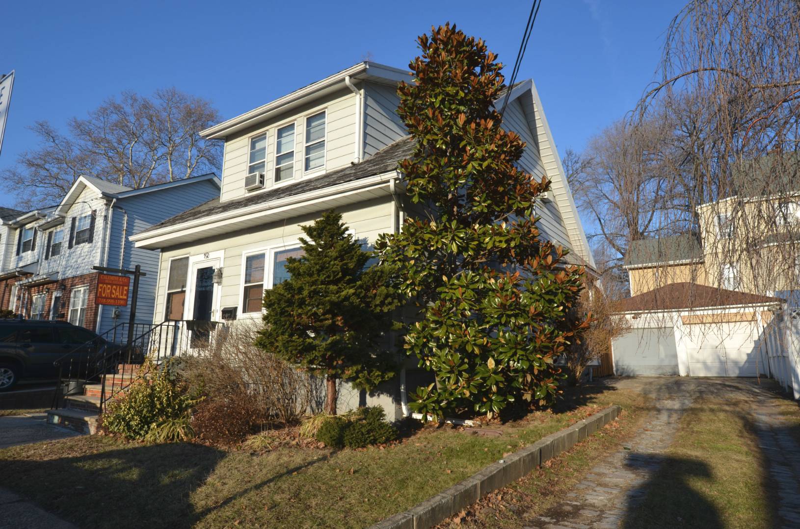 19 Egbert Pl, Staten Island, NY 10305 (Sold NYStateMLS Listing 10457172)