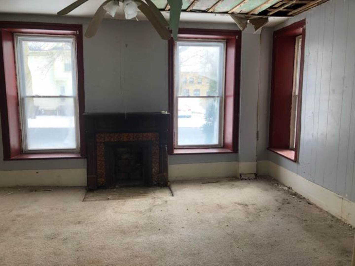 102 Ontario St, Lockport, NY 14094 (Sold NYStateMLS Listing 10462827)