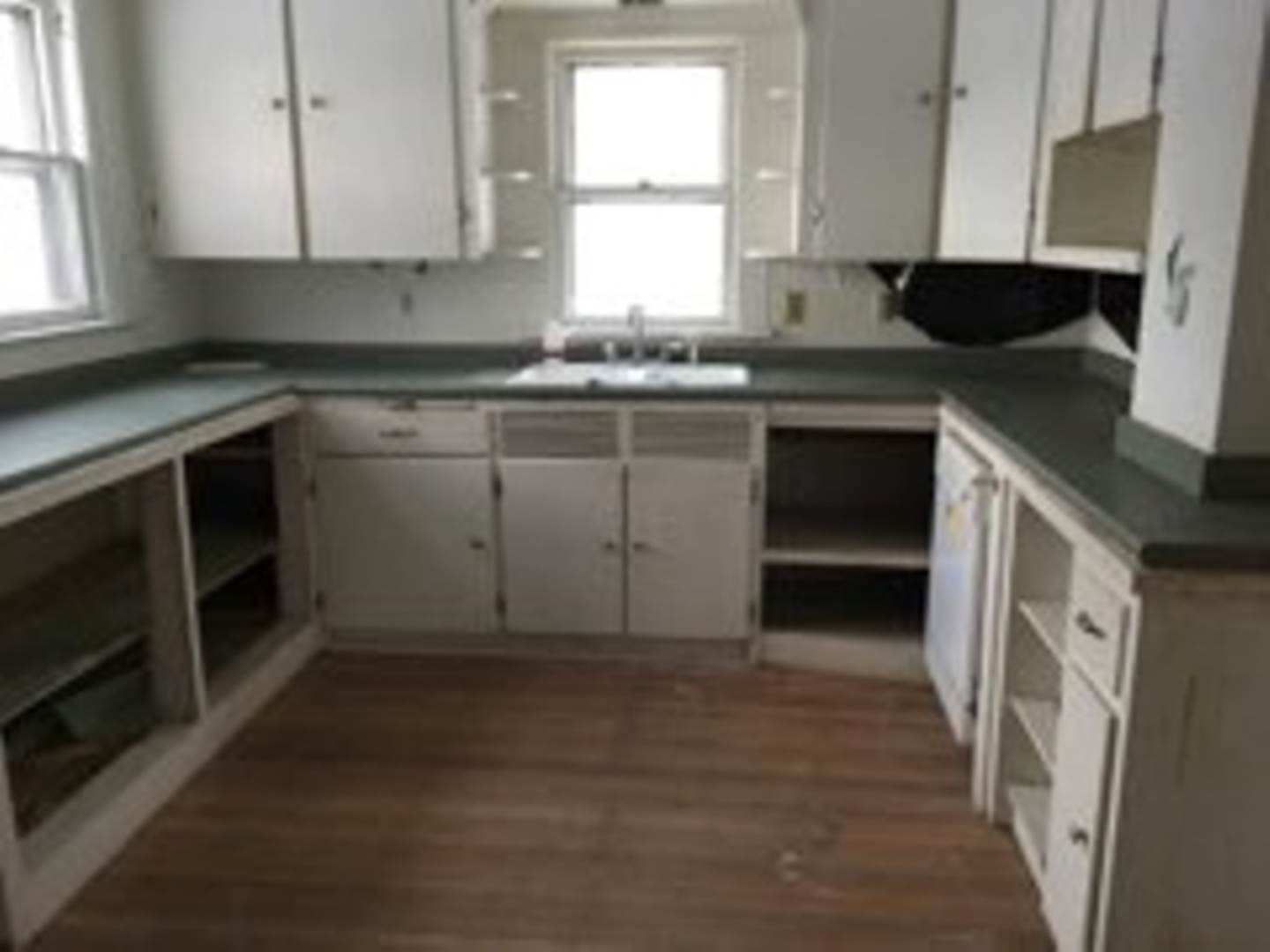 102 Ontario St, Lockport, NY 14094 (Sold NYStateMLS Listing 10462827)