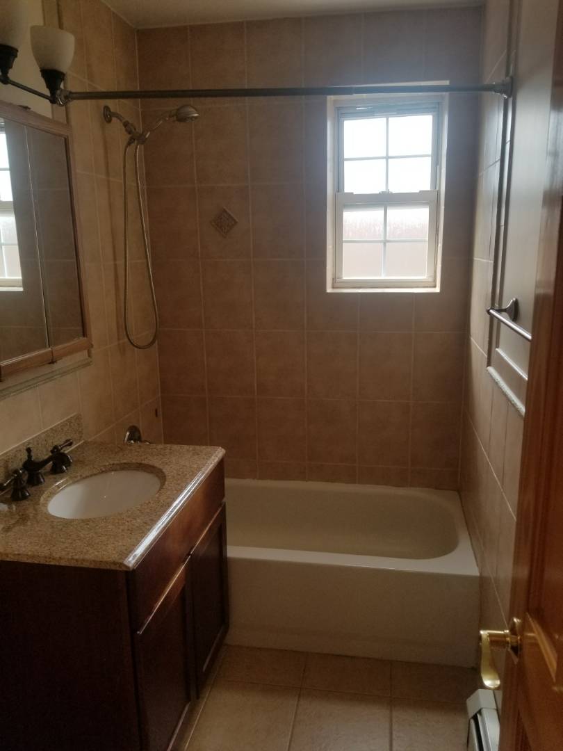 35-31 10 st, Long Island City, NY, 11106