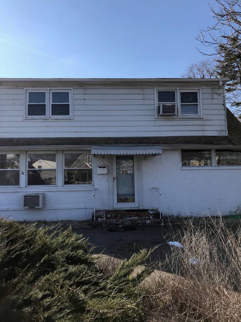 374 Foxhurst Rd., Oceanside, NY 11572 (Off Market NYStateMLS Listing 10480187)