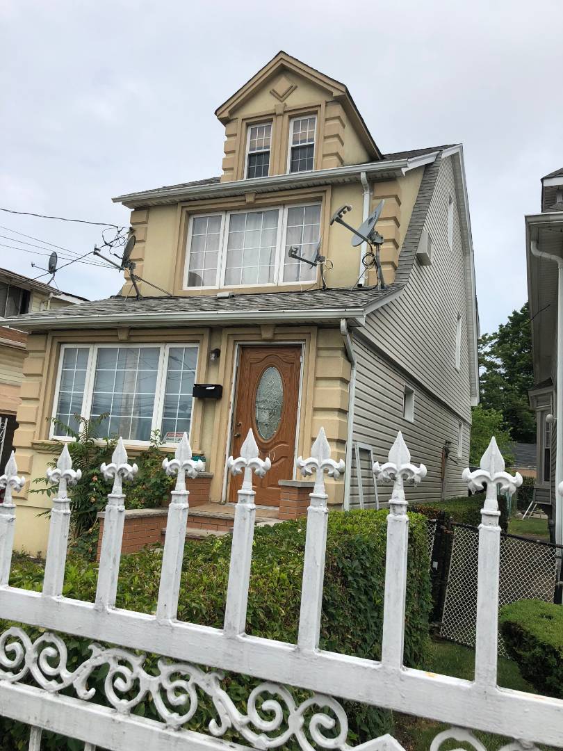 13011 Foch Blvd, South Ozone Park, NY 11420 (Off Market NYStateMLS