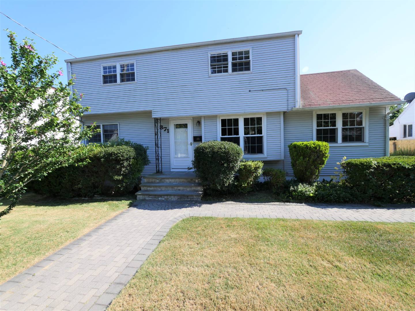 371 35TH ST, Lindenhurst, NY 11757 (Sold NYStateMLS Listing 10512515)