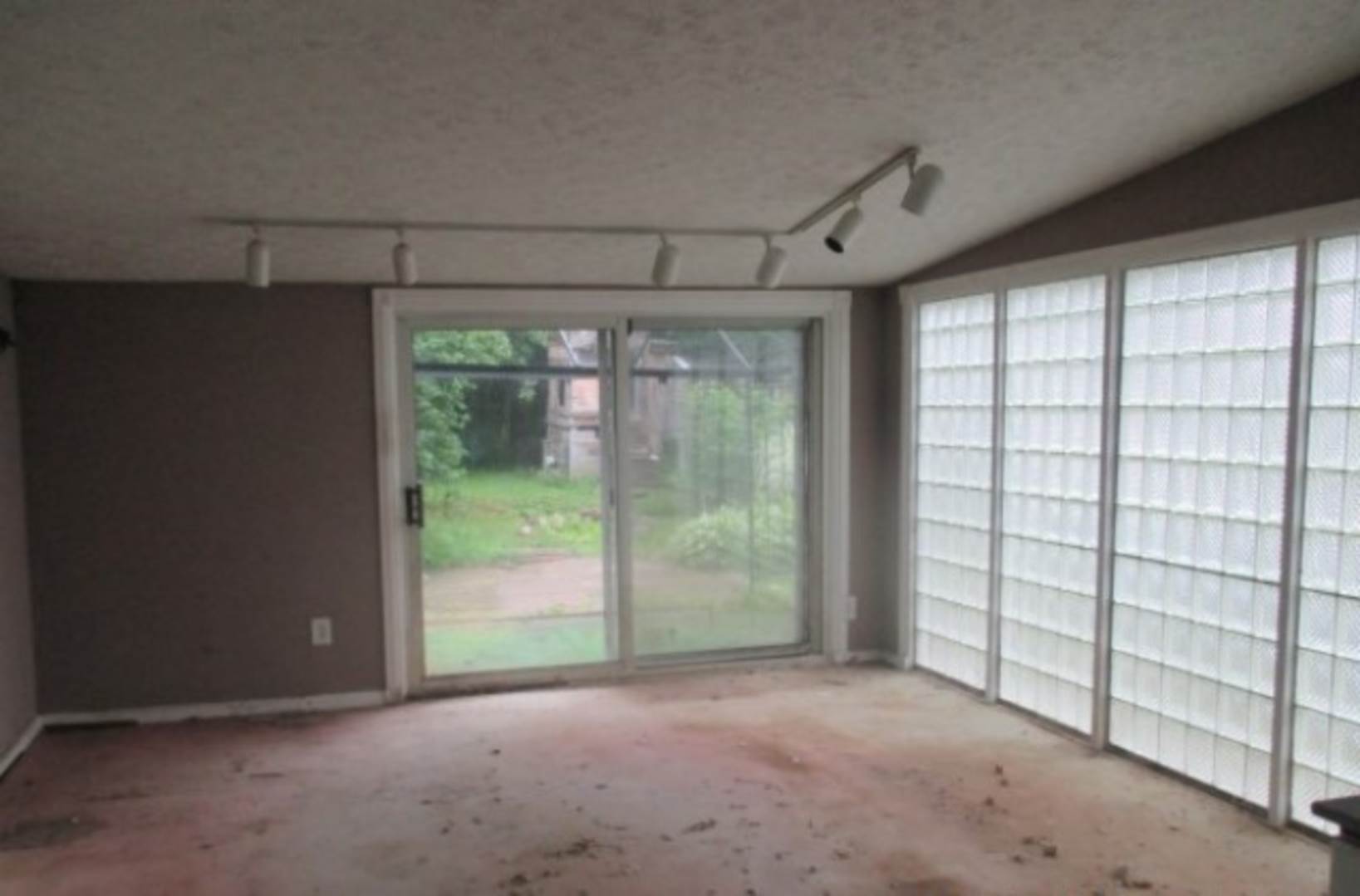 47 Summit St, Fairport, NY 14450 (Sold NYStateMLS Listing 10514065)