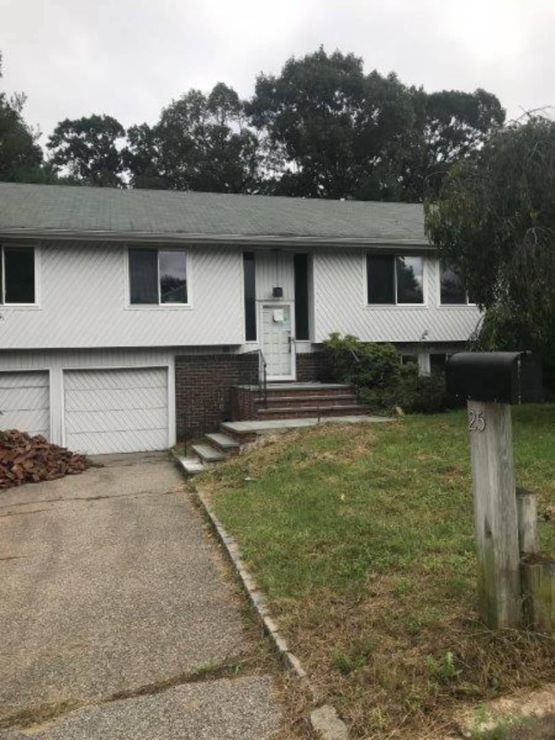 25 Hitching Post Ln., Glen Cove, NY 11542 (Sold NYStateMLS Listing