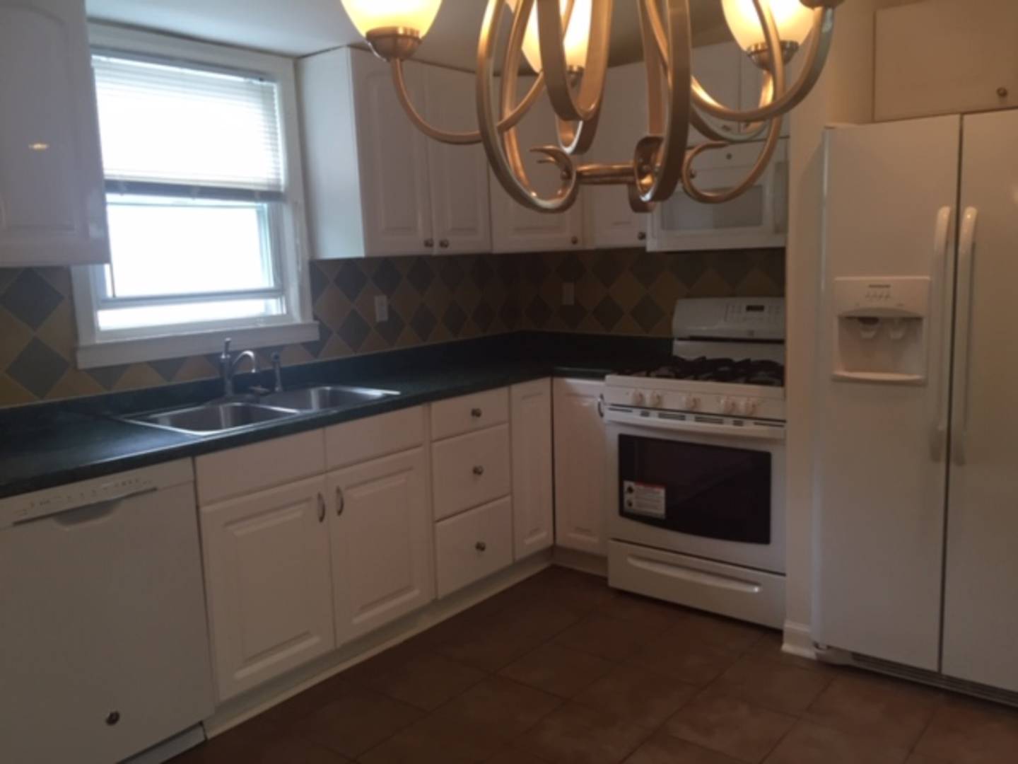 218 Delancey Ave 2, Mamaroneck, NY 10543 (Off Market NYStateMLS