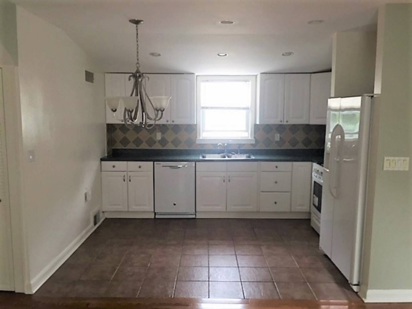 218 Delancey Ave 2, Mamaroneck, NY 10543 (Off Market NYStateMLS