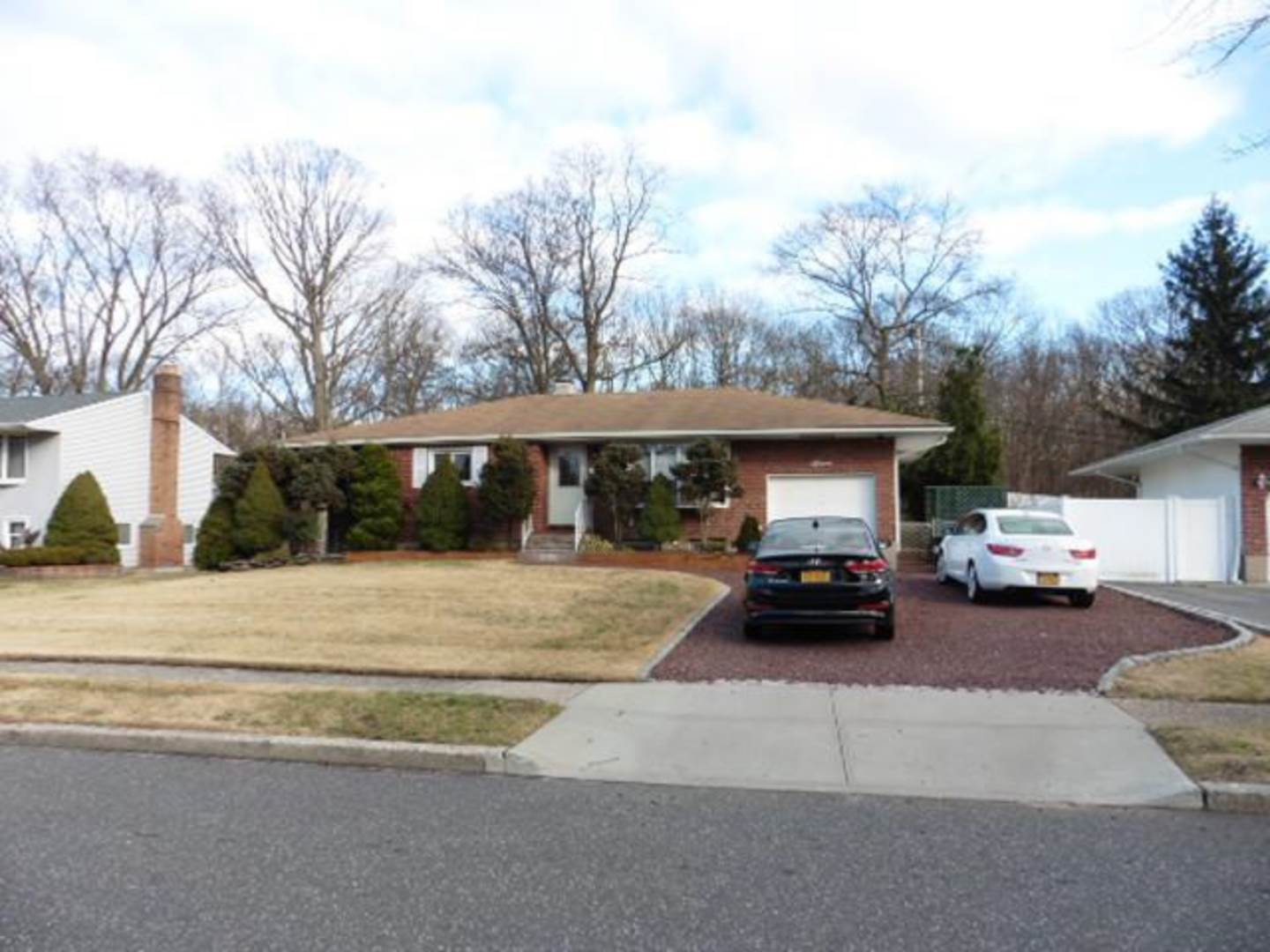 15 August Crescent, Commack, NY 11725 (Sold NYStateMLS Listing #10572186)