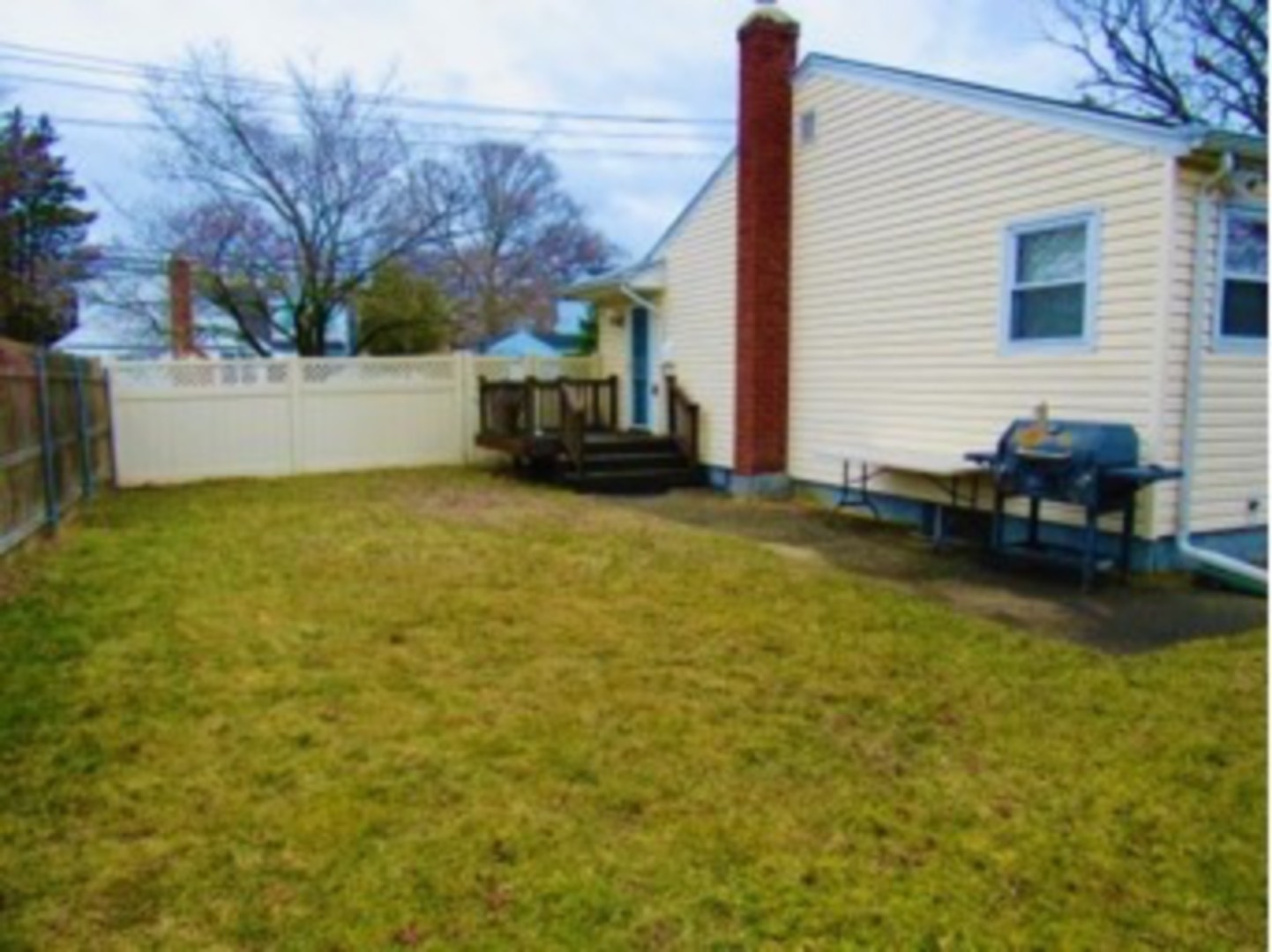 330 CARNATION RD, West Islip, NY 11795 (Sold NYStateMLS Listing 10587015)