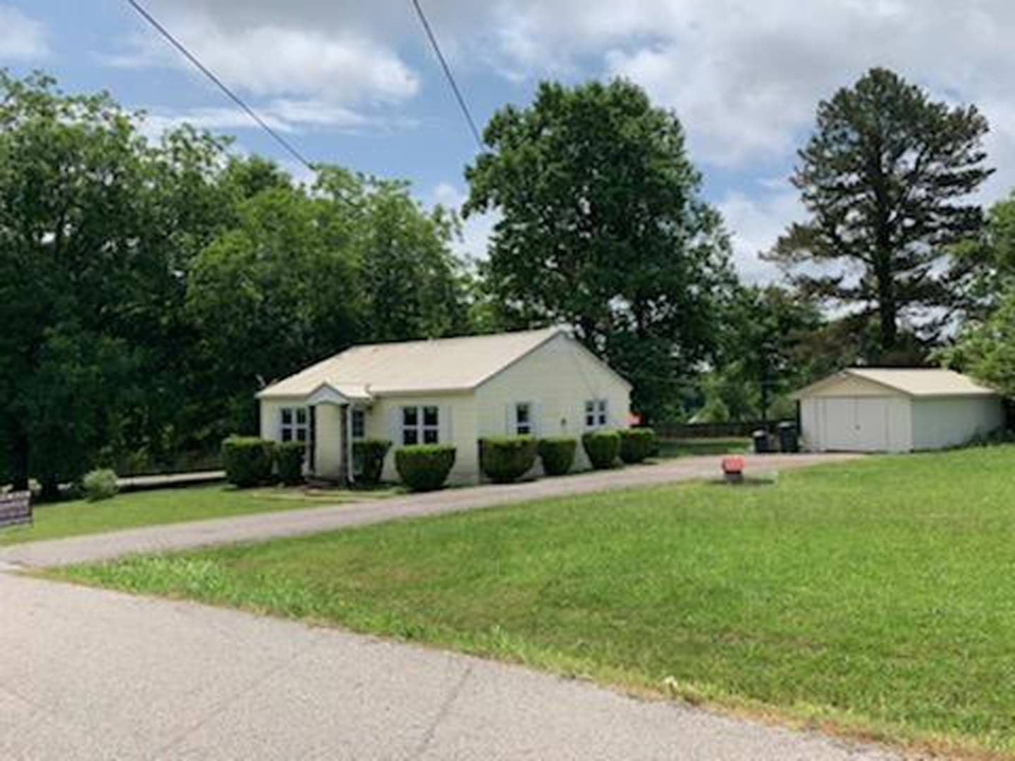 395 Park St, McLemoresville, TN 38258 (Off Market NYStateMLS Listing