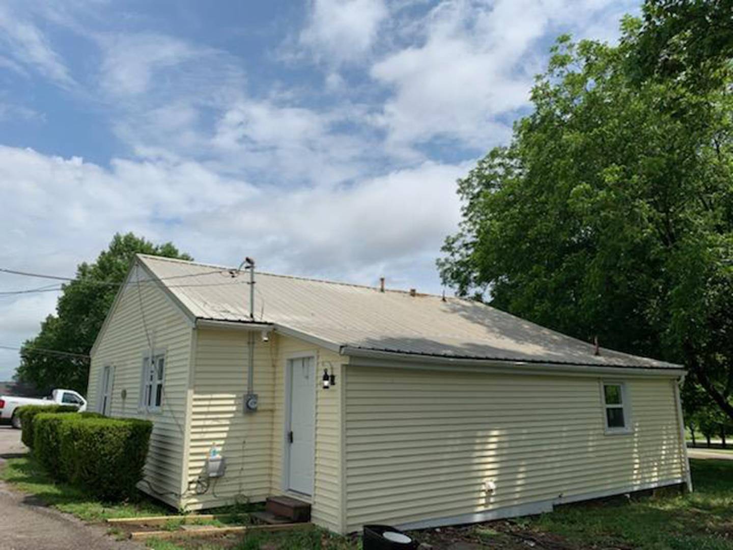 395 Park St, McLemoresville, TN 38258 (Off Market NYStateMLS Listing