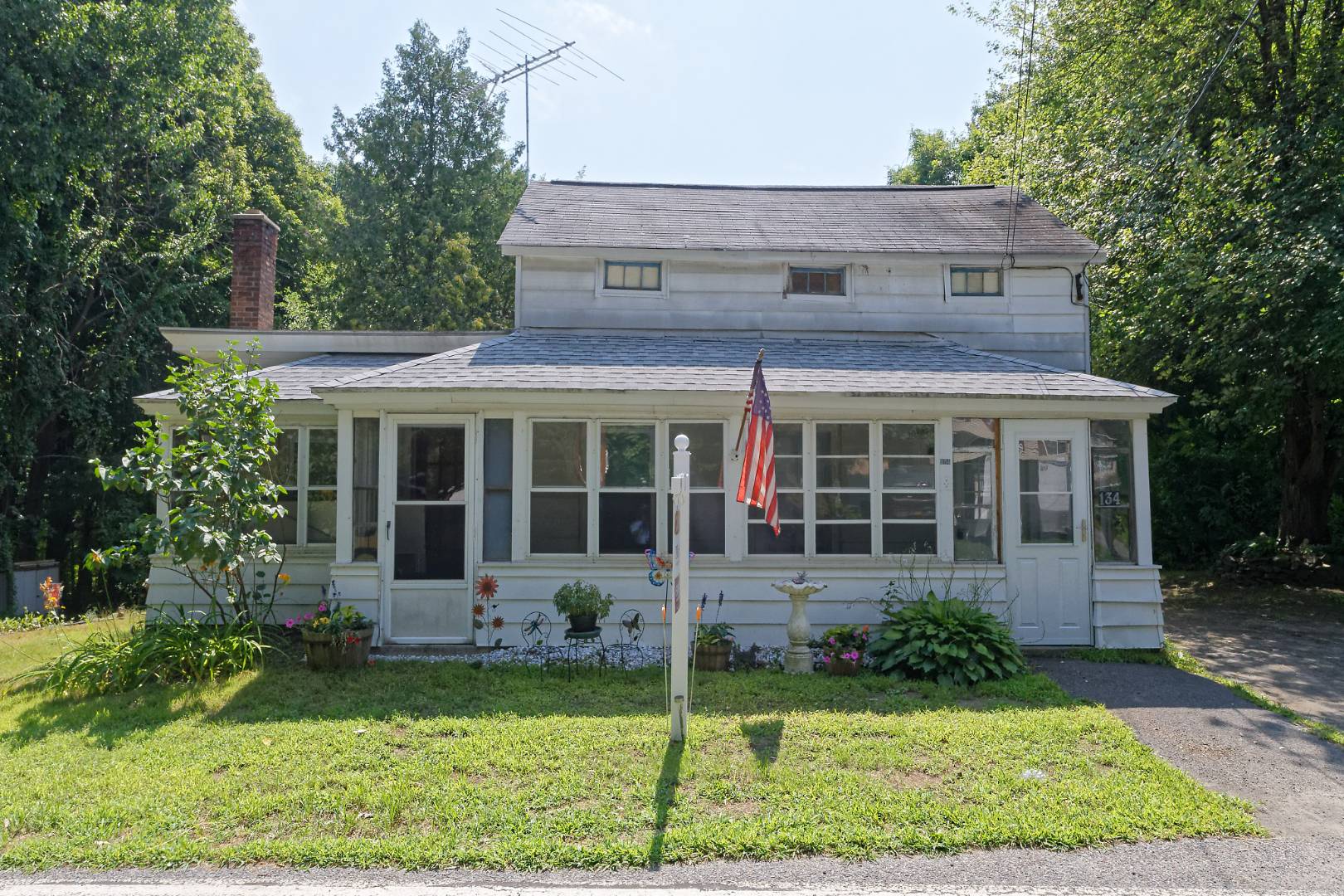 134 Beach Rd, Clifton Park, NY 12065 (Sold NYStateMLS Listing 10627717)