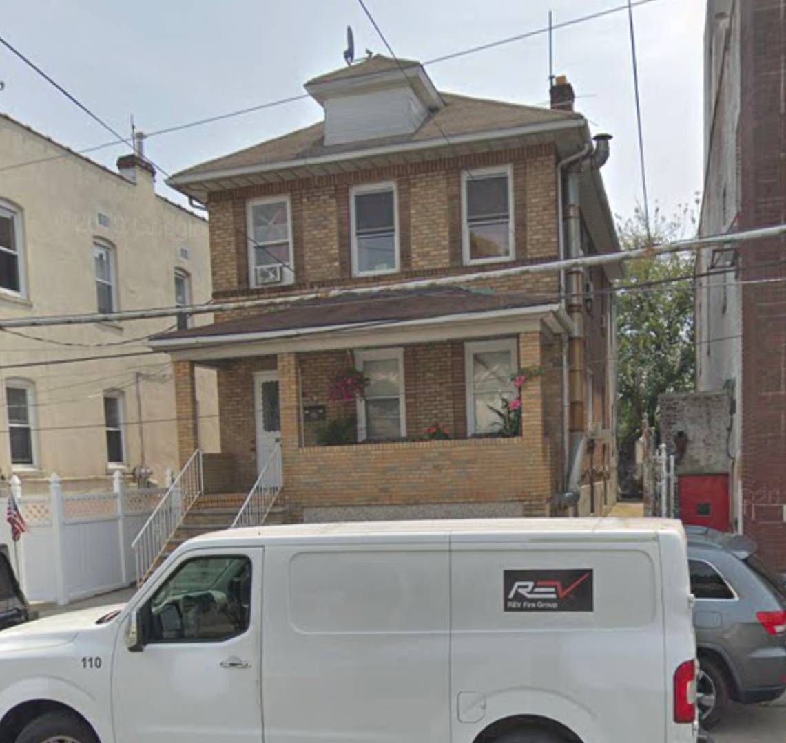 274 McClean Avenue, Staten Island, NY 10305 (Off Market MyStateMLS