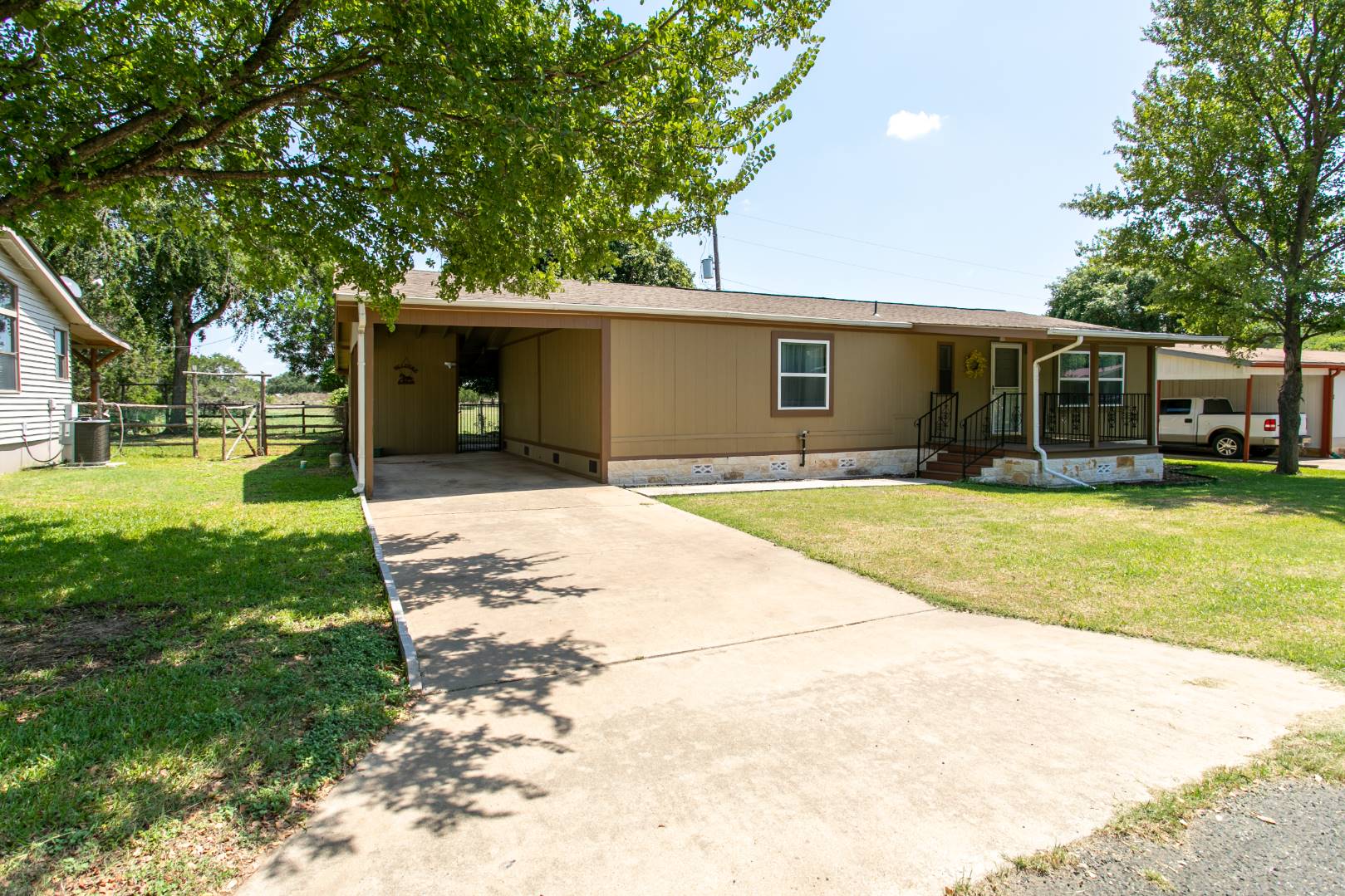 29 Riverfront Dr, Kerrville, TX 78028 (Sold MyStateMLS Listing 10637901)