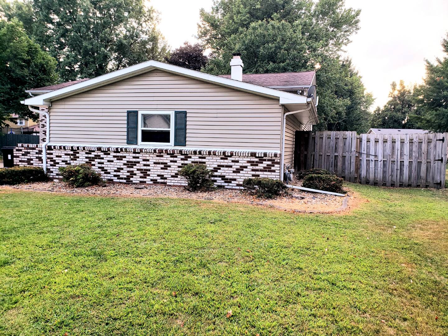 1060 Woodbine Circle East, Galesburg, IL 61401 (Off Market MyStateMLS