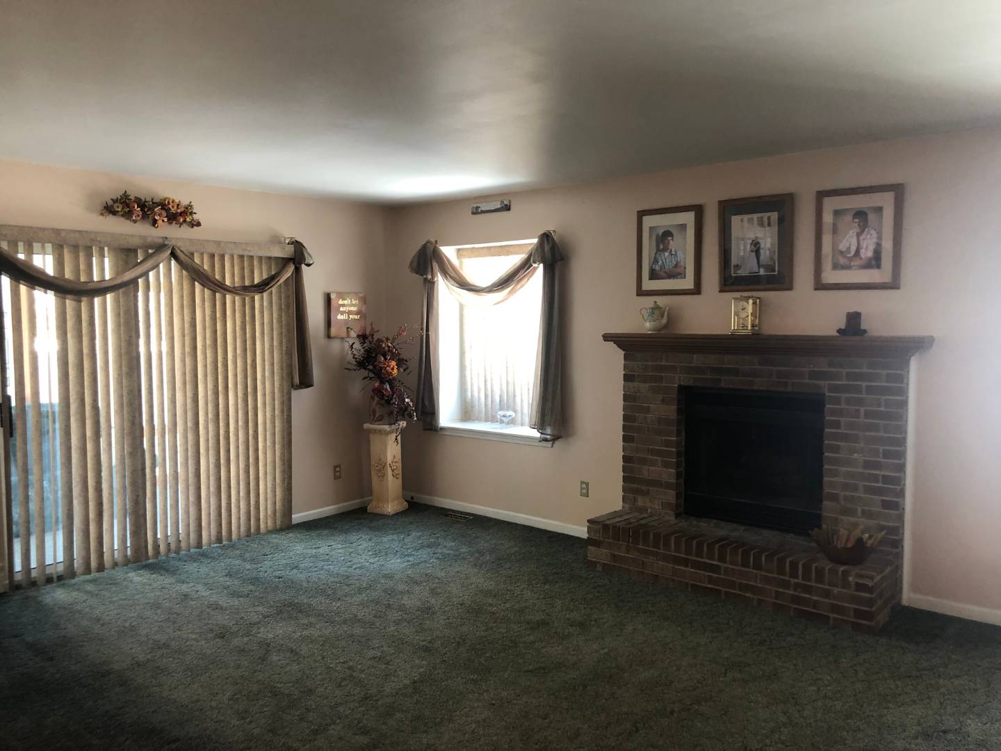 26781 Coachlight, Woodhaven, MI 48183 (Sold MyStateMLS Listing 10727155)