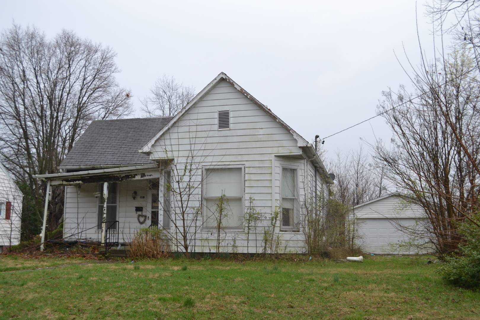 353 West Main Street, Albion, IL 62806 (Sold MyStateMLS Listing #10855315)