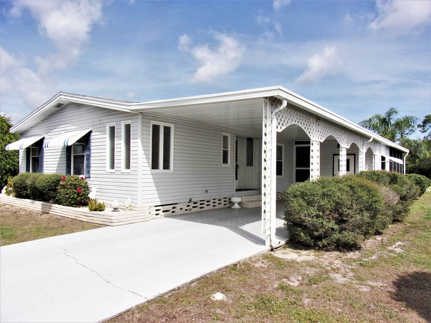 3501 Heritage Lakes Blvd, North Fort Myers, FL 33917 (For Sale