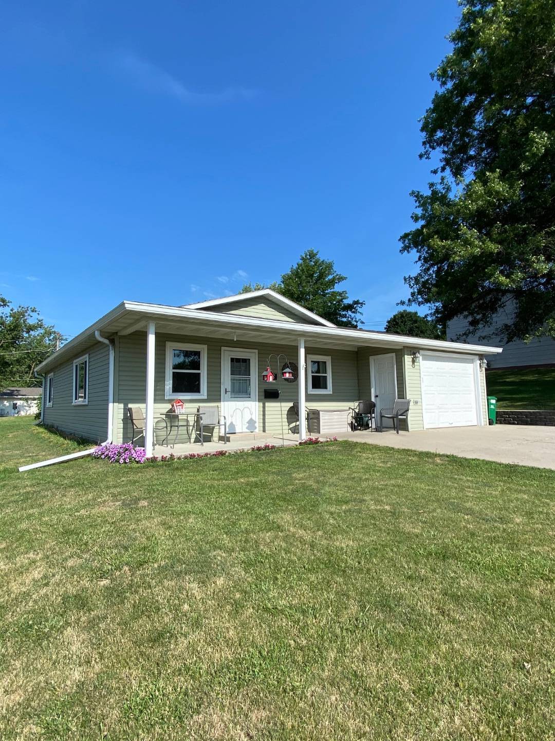 1405 Adams St., Corning, IA 50841 (Sold NYStateMLS Listing 10919200)