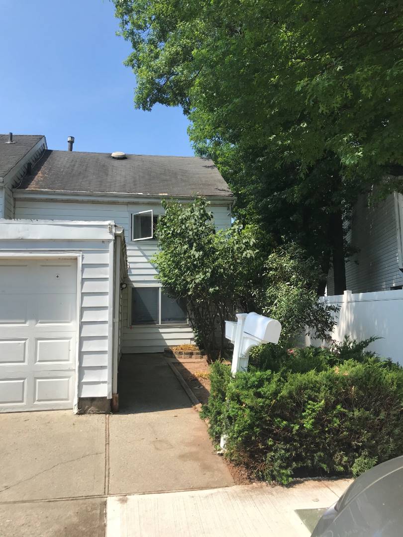 171 Carlyle Green, 6021, Staten Island, NY 10312 (Off Market