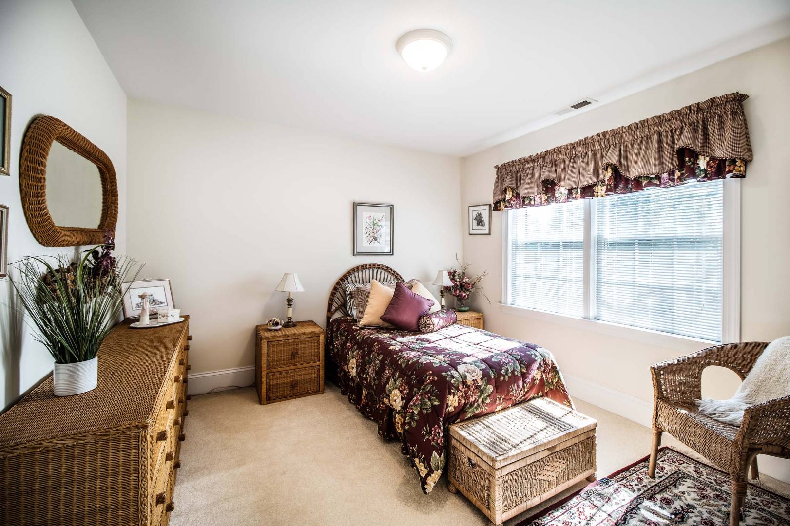 6 Arbor Ct, Poughkeepsie, NY 12603 (Off Market NYStateMLS Listing