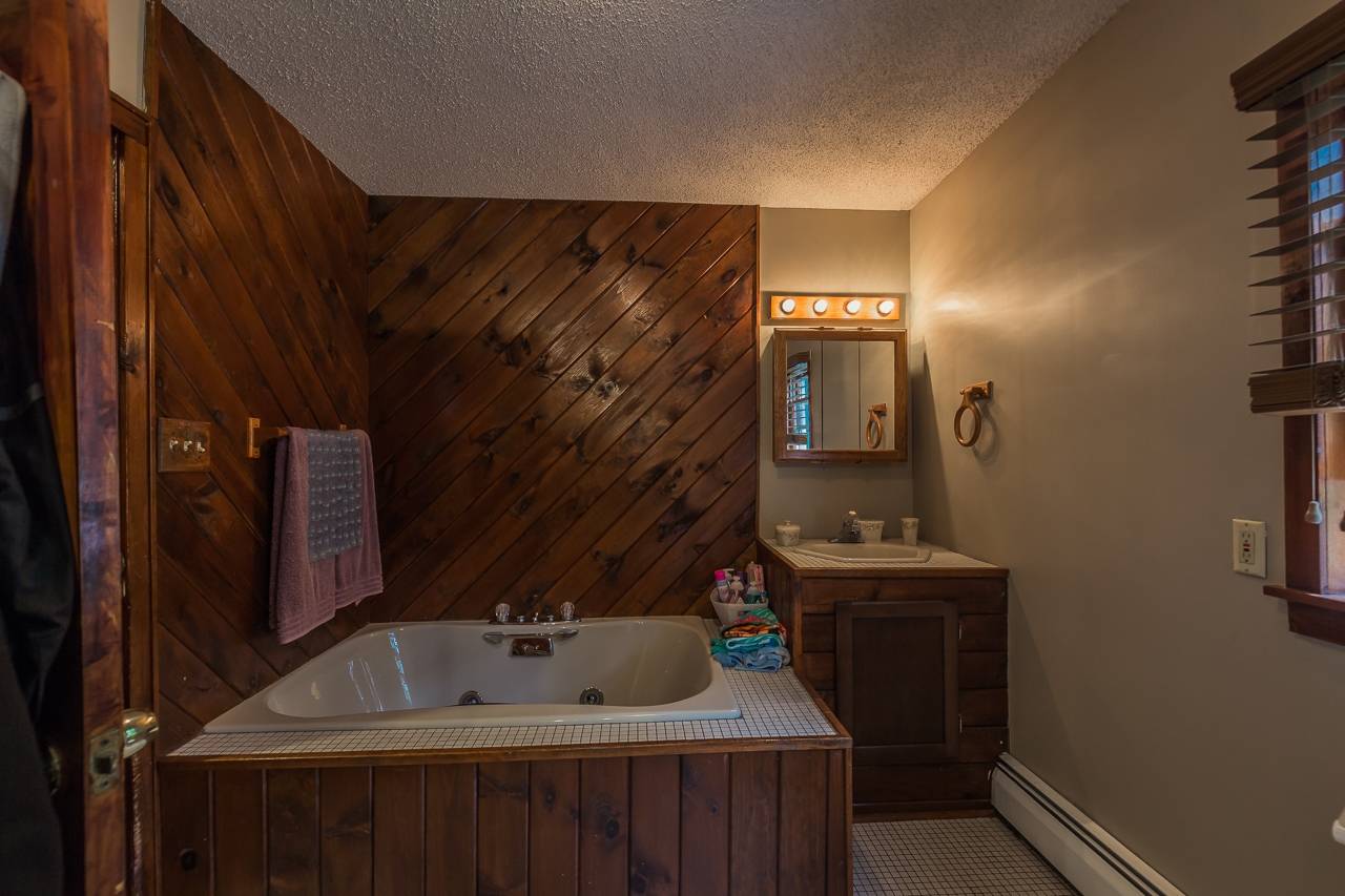 135 Brookside Ave, Amsterdam, NY 12010 (Sold NYStateMLS Listing 10927519)