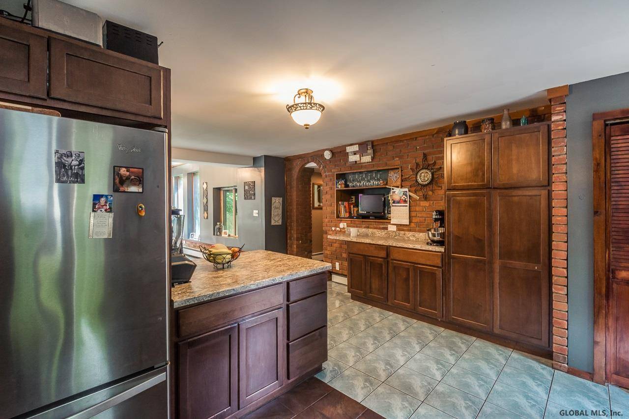 135 Brookside Ave, Amsterdam, NY 12010 (Sold NYStateMLS Listing 10927519)