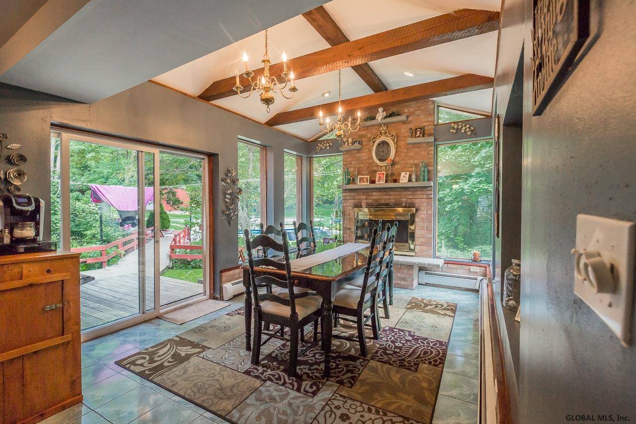 135 Brookside Ave, Amsterdam, NY 12010 (Sold NYStateMLS Listing 10927519)