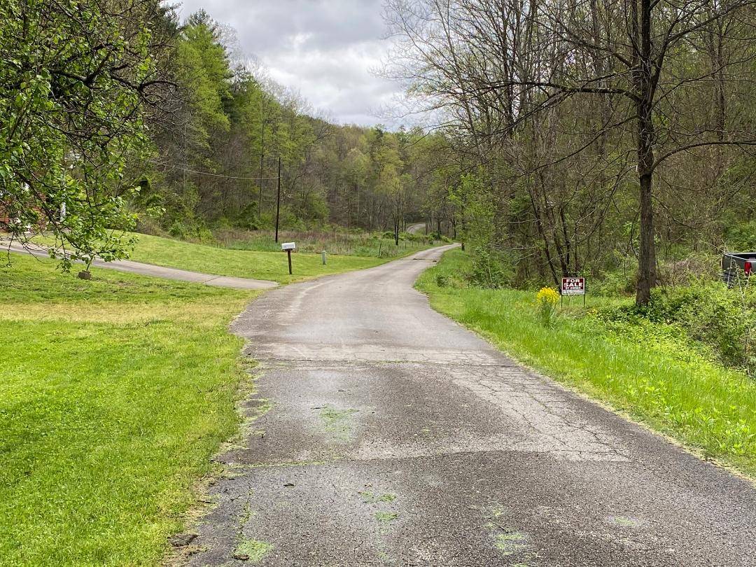 4597 Wells Creek Rd., Sandy Hook, KY 41171 (Accepted Offer NYStateMLS