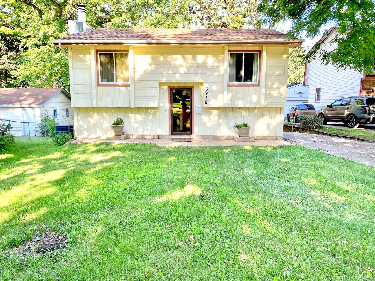 3919 Lower Beaver Rd., Des Moines, IA 50310 (Off Market NYStateMLS