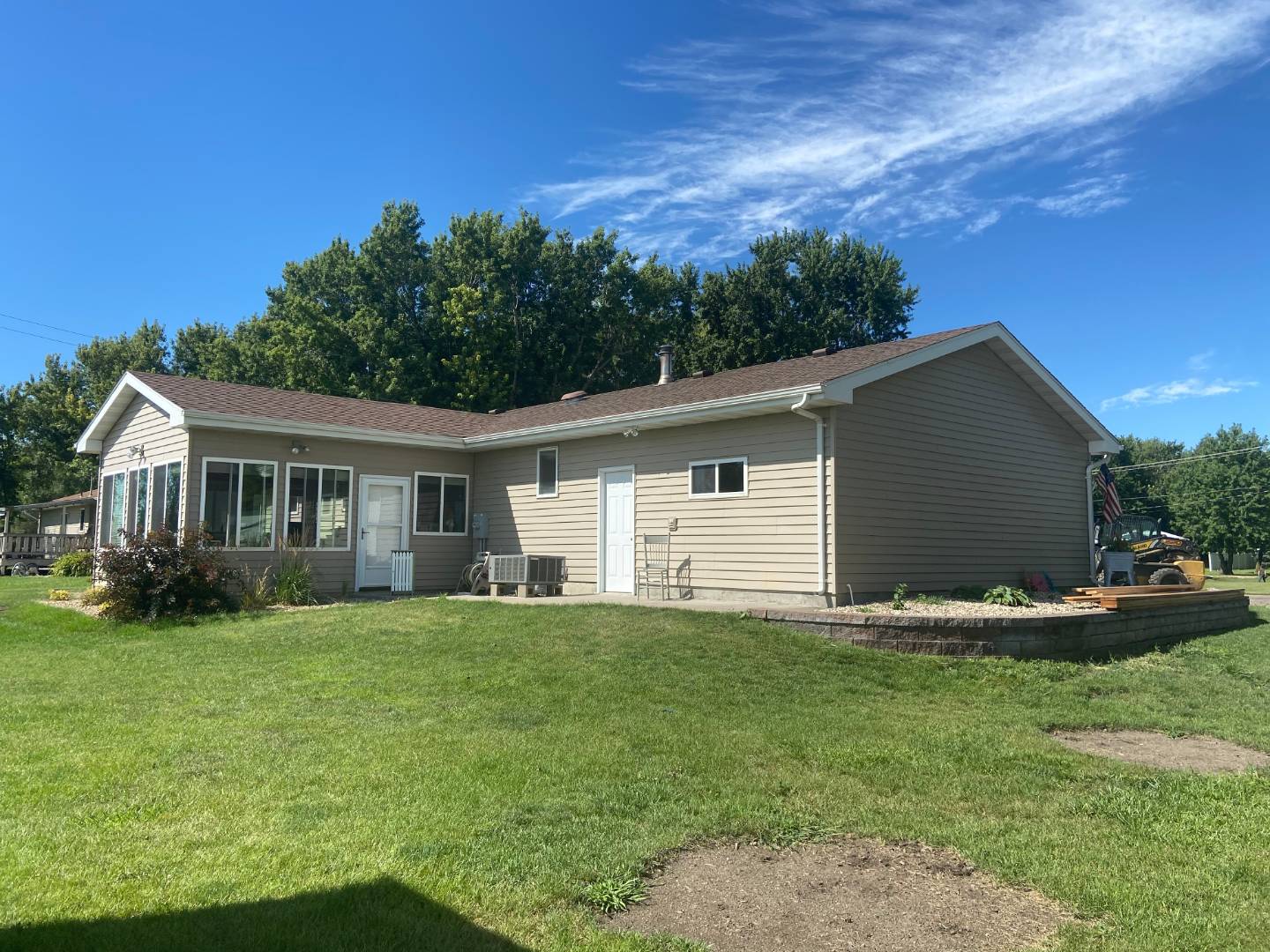 202 S. Main St., Dimock, SD 57331 (Sold NYStateMLS Listing 10925660)