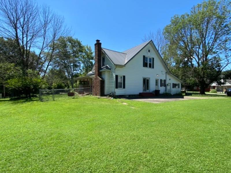 805 Park Street, Cisne, IL 62823 (Off Market NYStateMLS Listing 10922067)