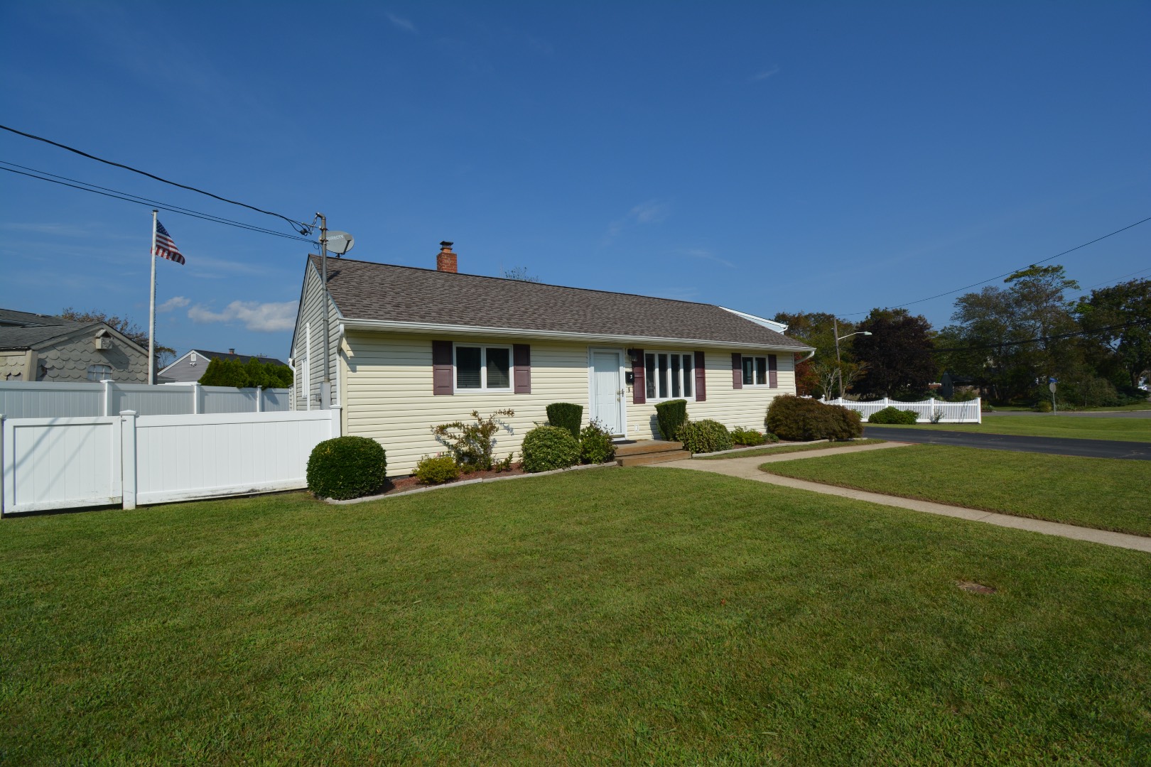 3 Academy, Oakdale, NY 11769 (Sold NYStateMLS Listing 10930930)