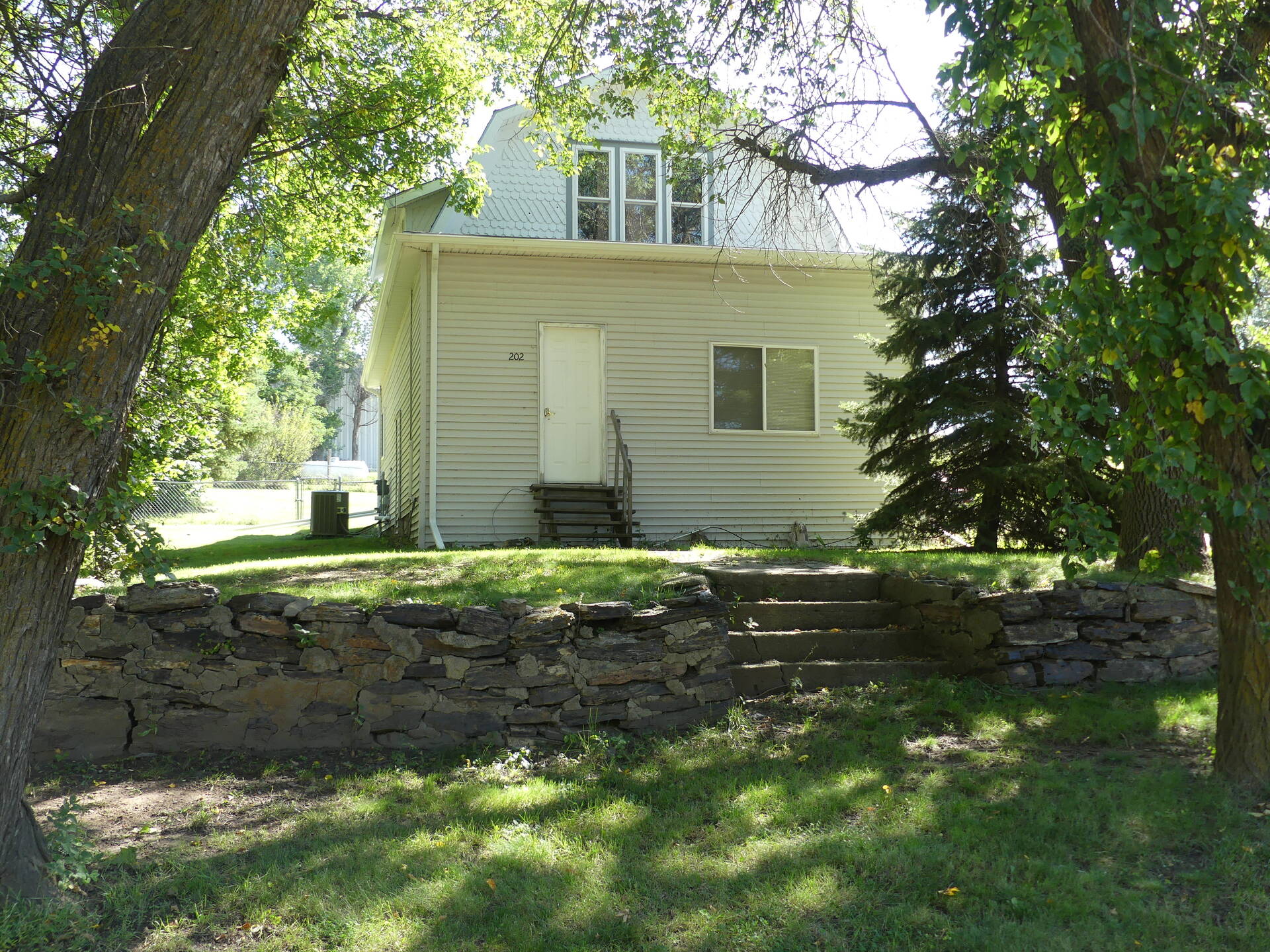 202 2nd Ave E, Rhame, ND 58651 (Sold NYStateMLS Listing 10932154)